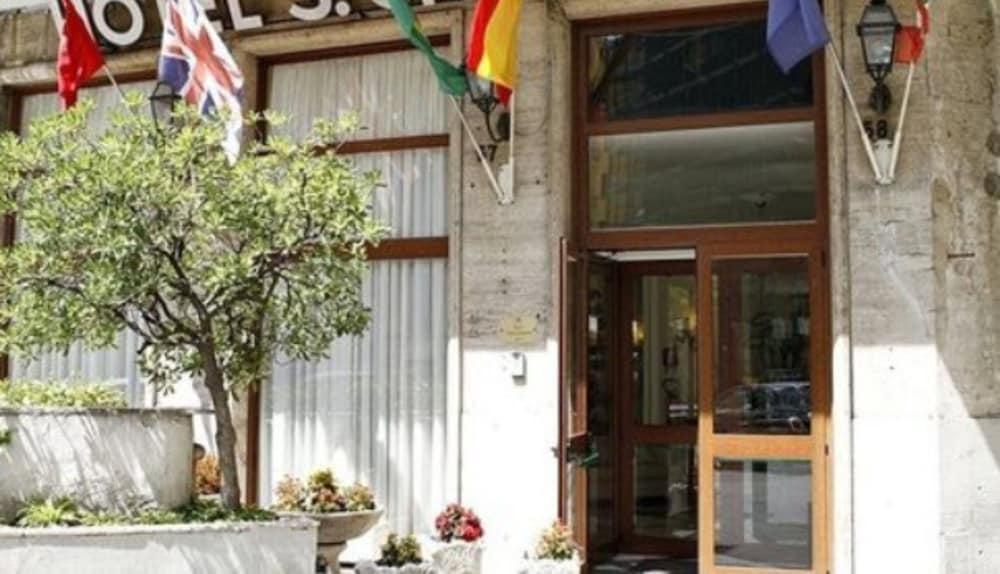 فندق سان جيوستو روما المظهر الخارجي الصورة